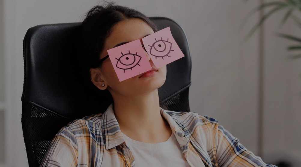 Ruang kerja yang ditata dengan baik untuk mata